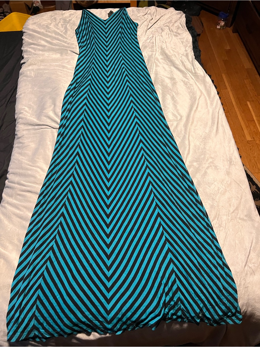 Sleeveless Chevron Maxi Dress in Teal and Black